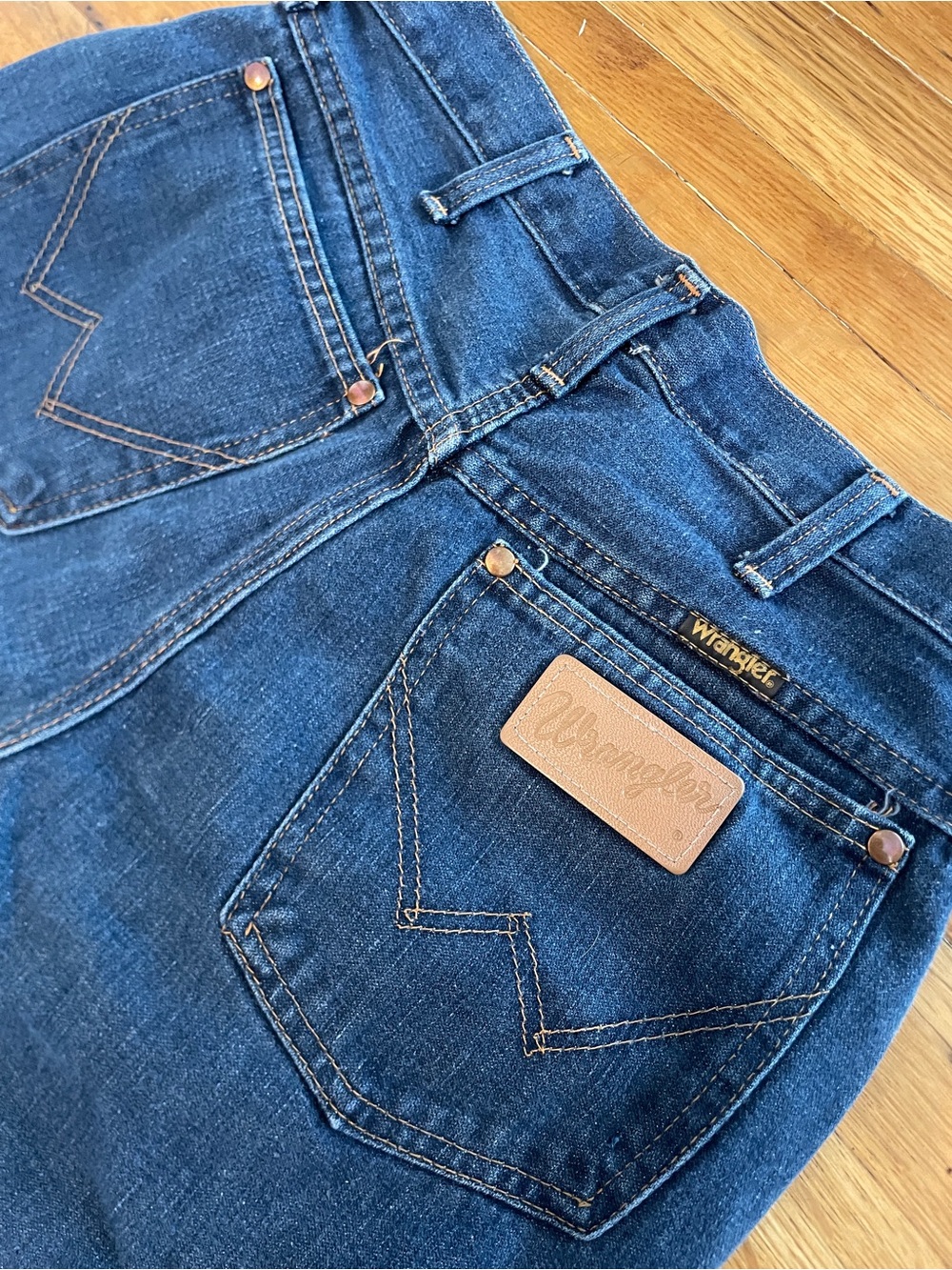 Vintage Wrangler Dark Blue Denim Jeans - Classic Back Pocket
